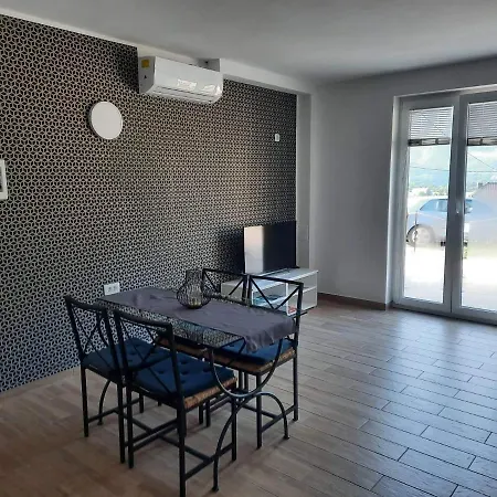 Apartma Maks & Anita Daire *