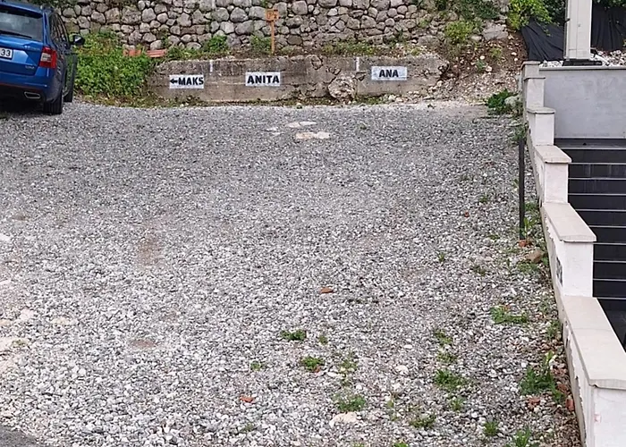 Apartma Maks & Anita *