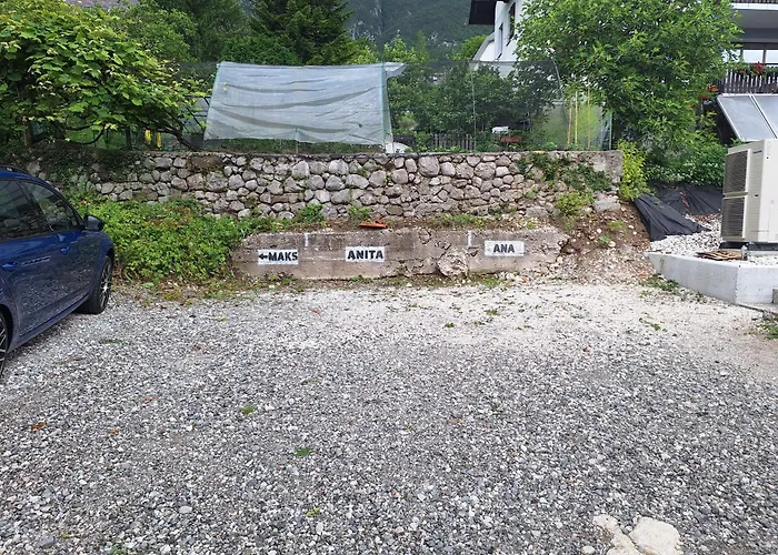 Apartma Maks & Anita בובק